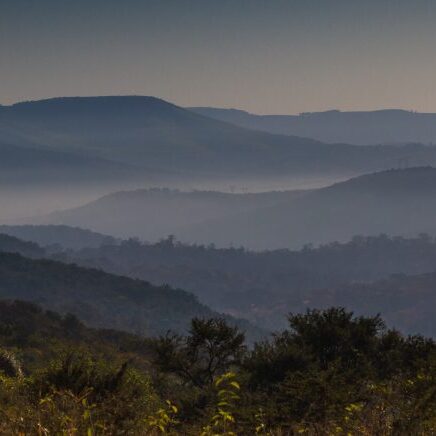 -3-OP-Early morning in the valley-Avril-Janssen-